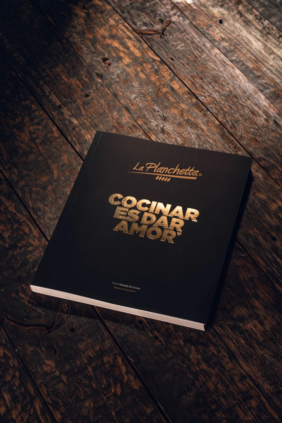 Tapa de libro · fotografía del archivo de agosto de 2026