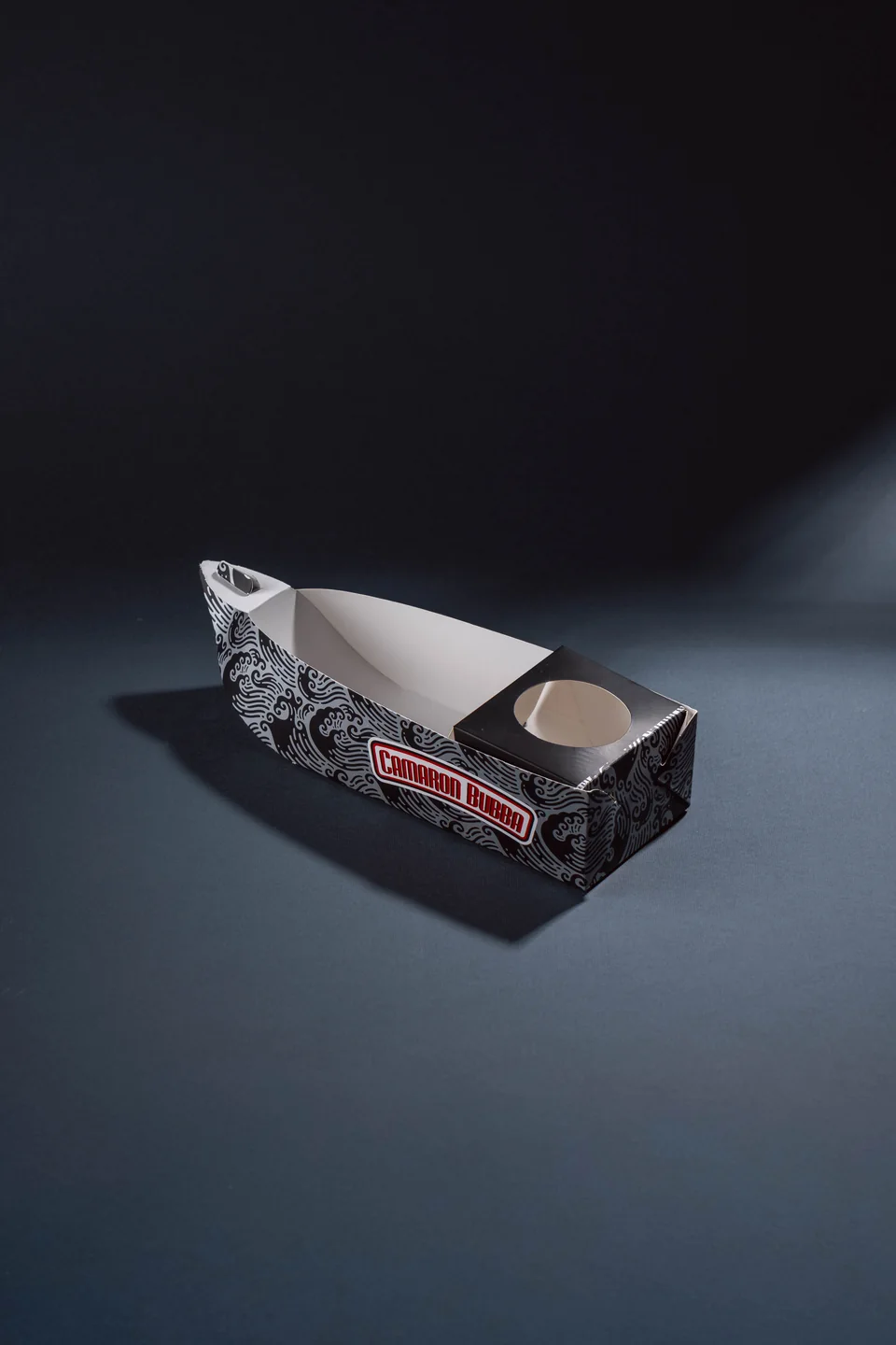 Caja gastronómica abierta · fotografía del archivo de agosto de 2026